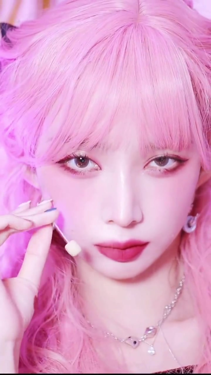 小樱花宫胁咲良仿妆粉发好美