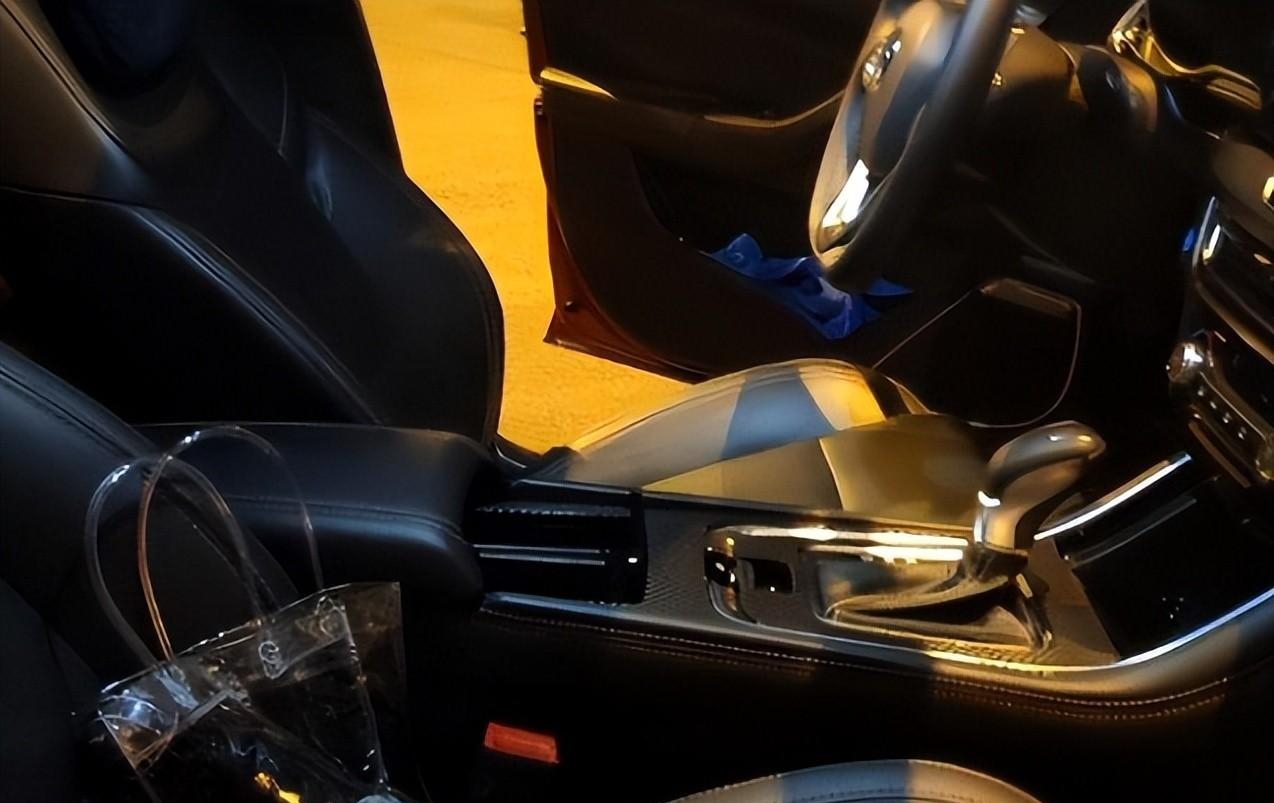 厦门路虎门细节被深扒,简直风气败坏,让吃瓜群众面红耳赤