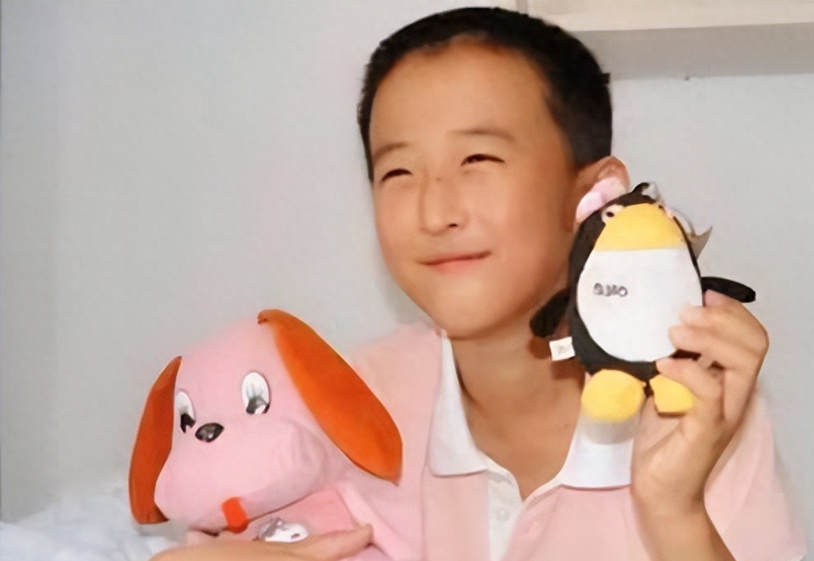 回顾16岁读博士神童张炘炀现状没钱没工作称父母欠他千万房产