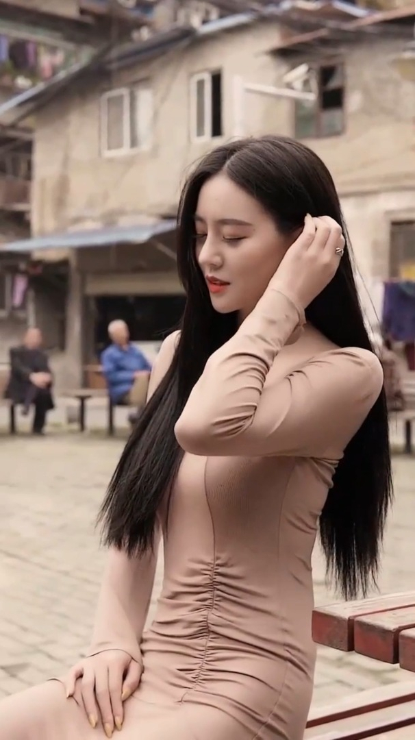 撩头发是每个女生必须学会的技能!