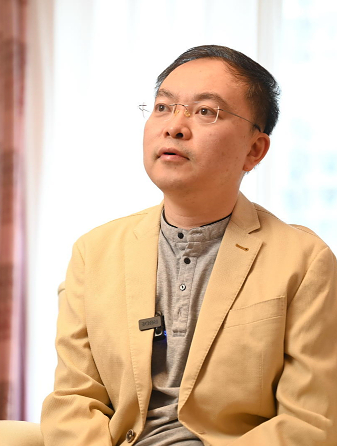 蔡磊:一旦确定药物有效,会尽快告知全社会!