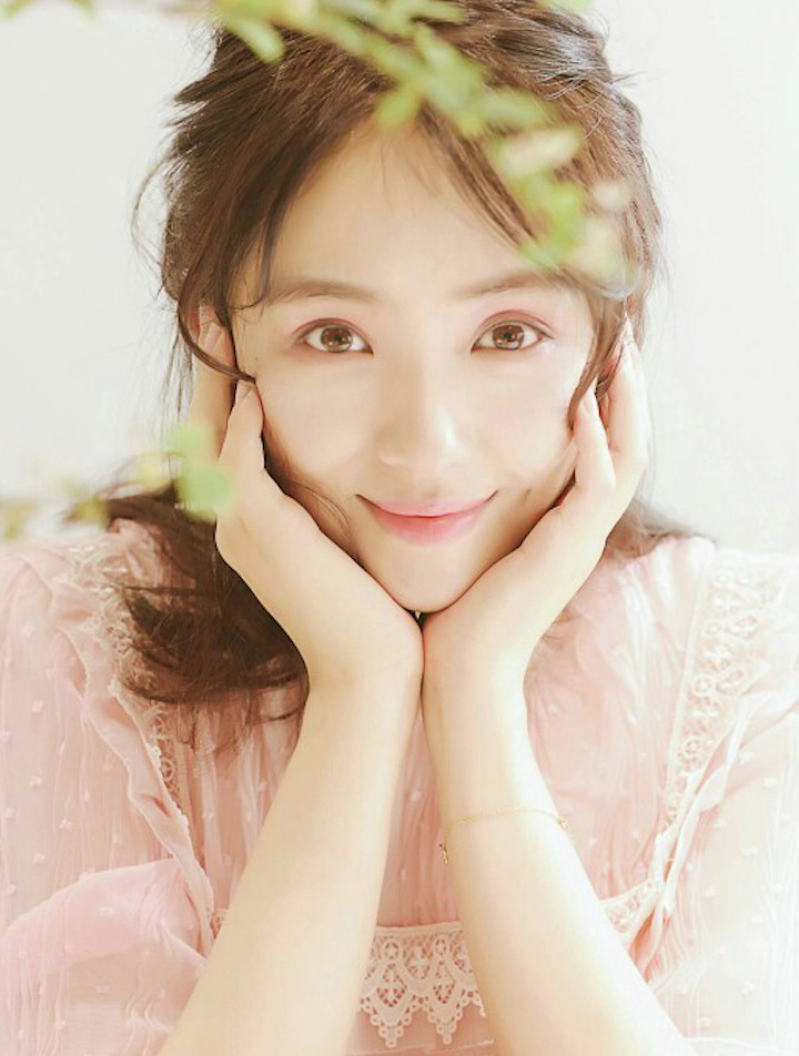 "火凤凰"刘晓洁,温馨甜蜜的气质美女,英姿飒爽,精气神十足