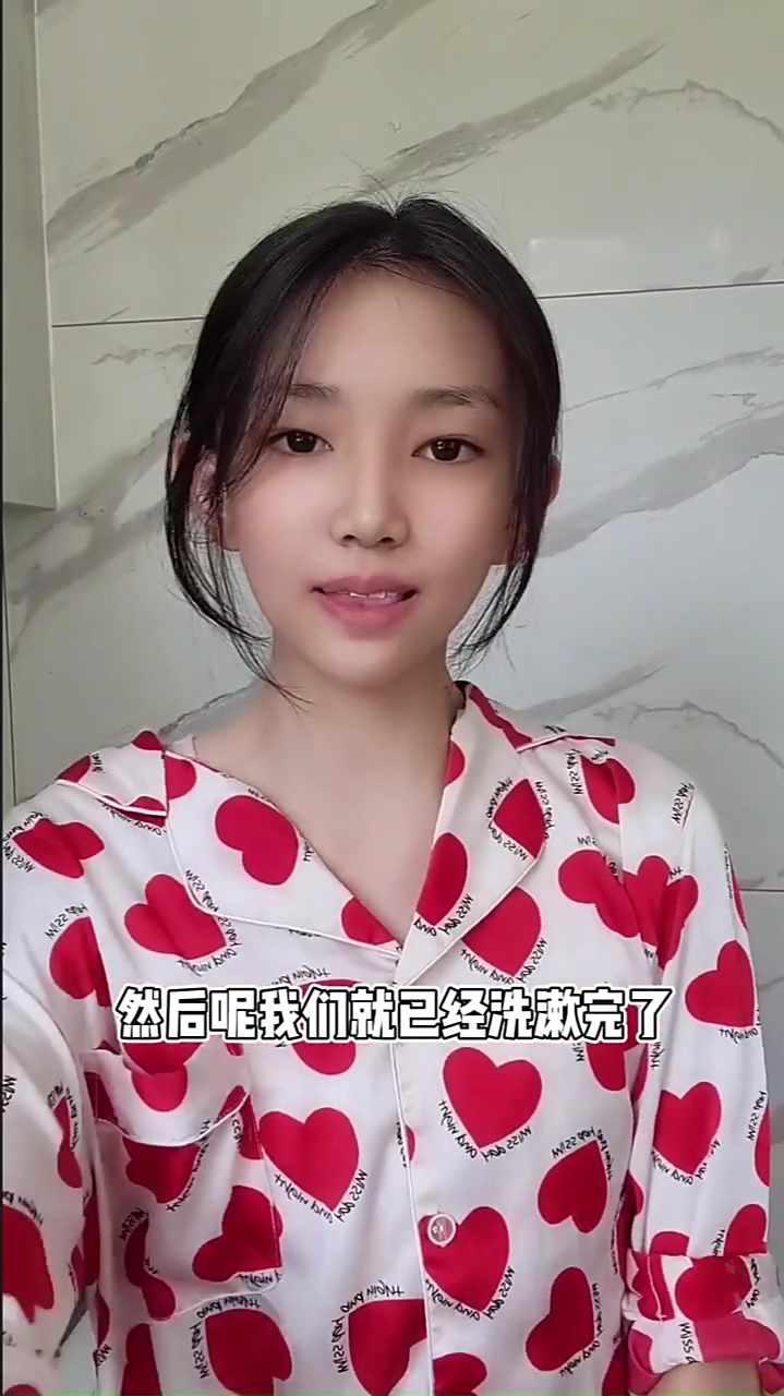 宋小睿吃螺蛳粉,居然是自己煮出来的,这么小就会做饭吗?-度小视