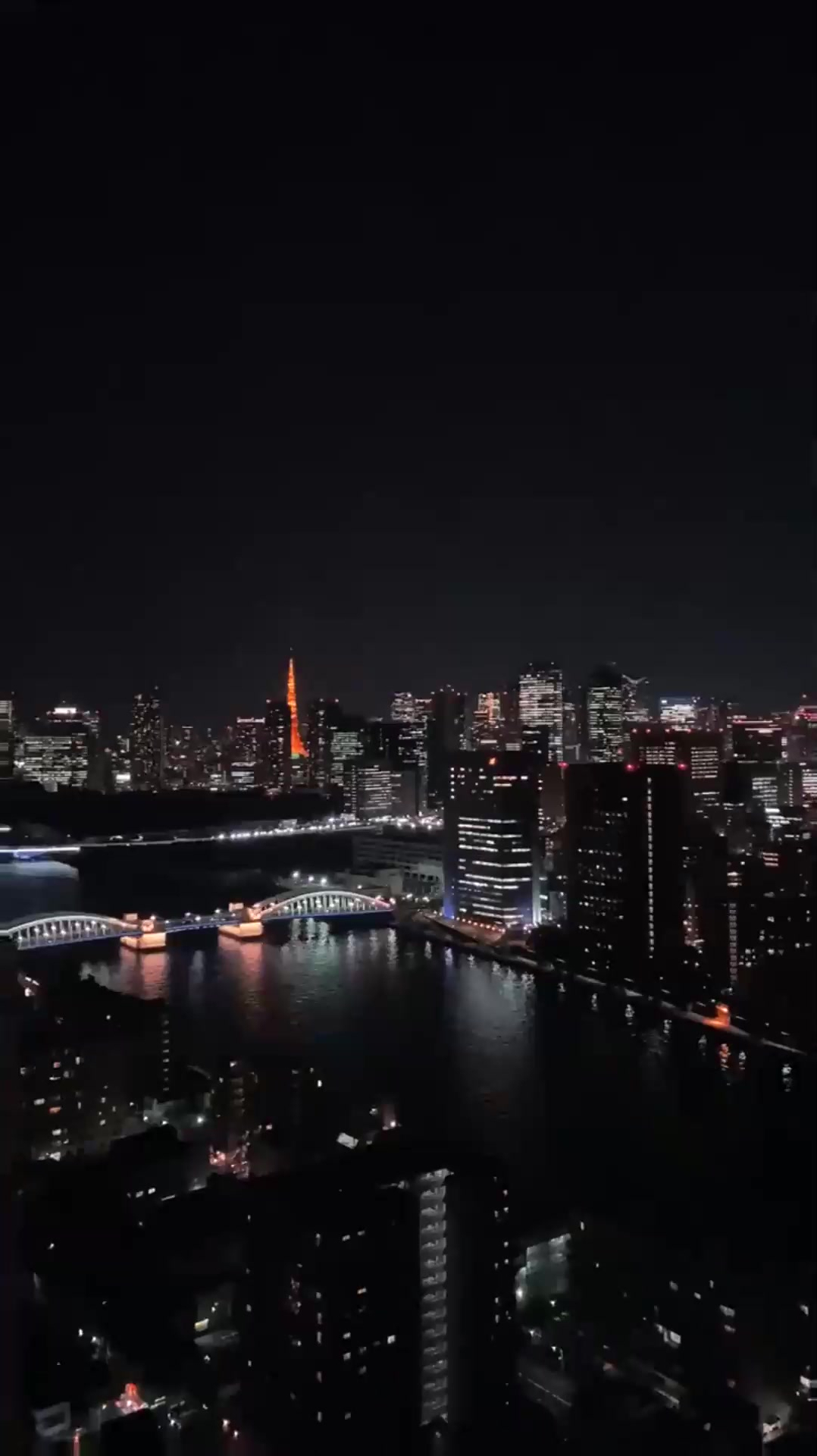 实拍东京夜景,几乎没有彩色灯光,难道是交不起电费吗?
