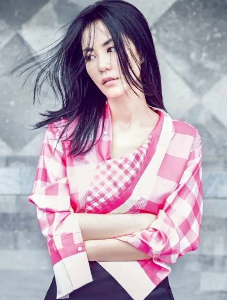 王菲传喜讯与谢霆锋喜结连理,全网恭喜:女人的命,都写在她身上-度小视