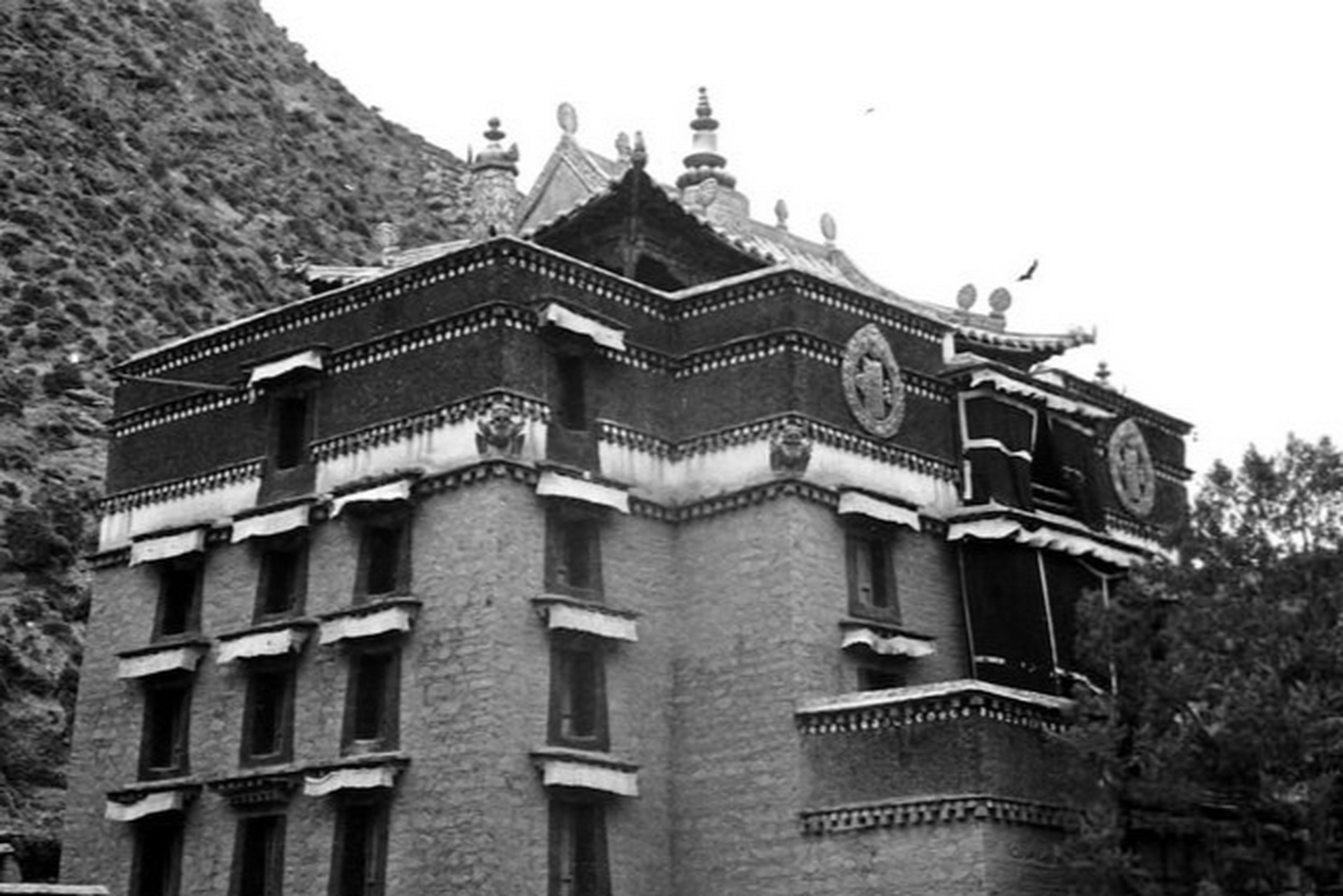 的甘南夏河拉卜楞寺老照片,拉卜楞寺,位于甘肃省甘南藏族自治州夏河县