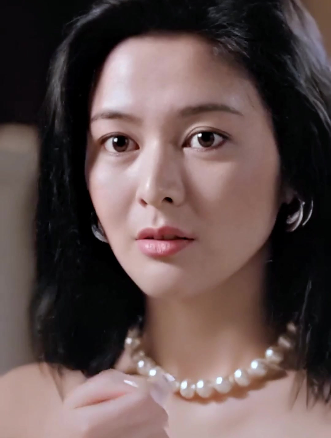 被誉为香港第一美人关之琳,曾惊艳了一个时代,成为美的代言词