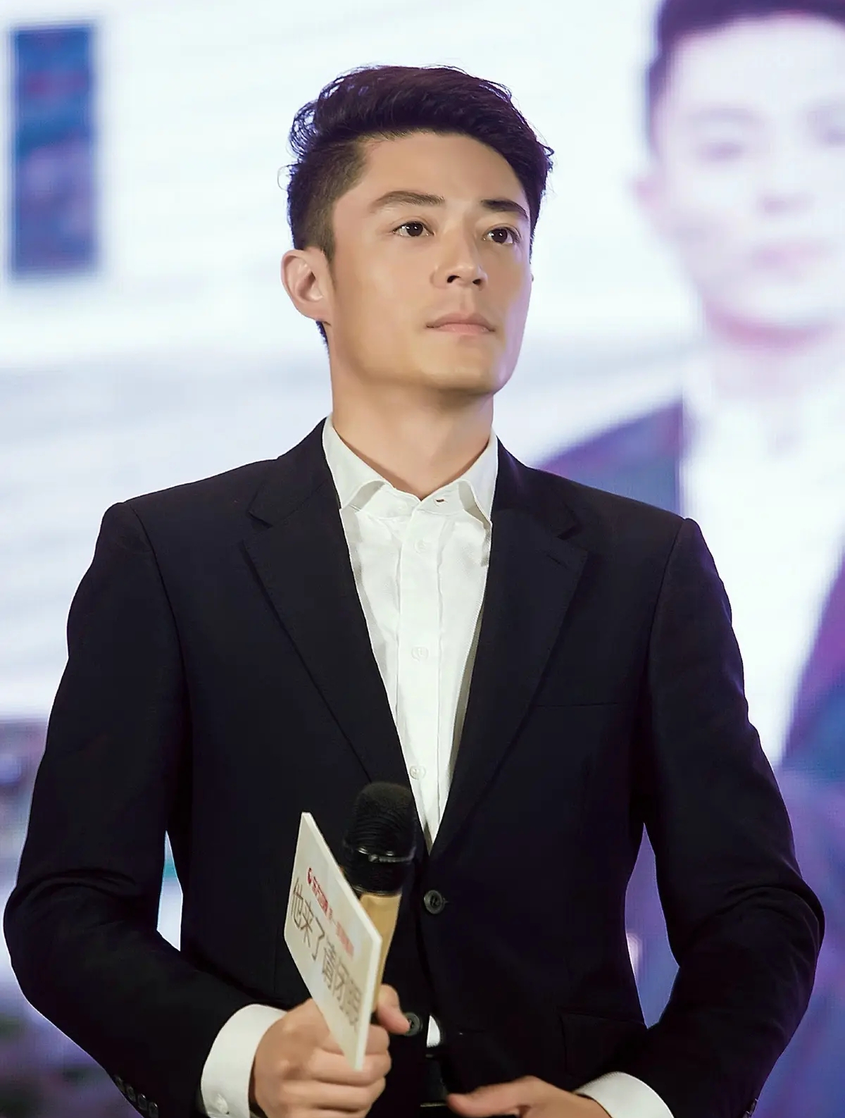 霍建华发小海豚照片,不料看女儿手上的东西后,林心如瞬间翻脸2