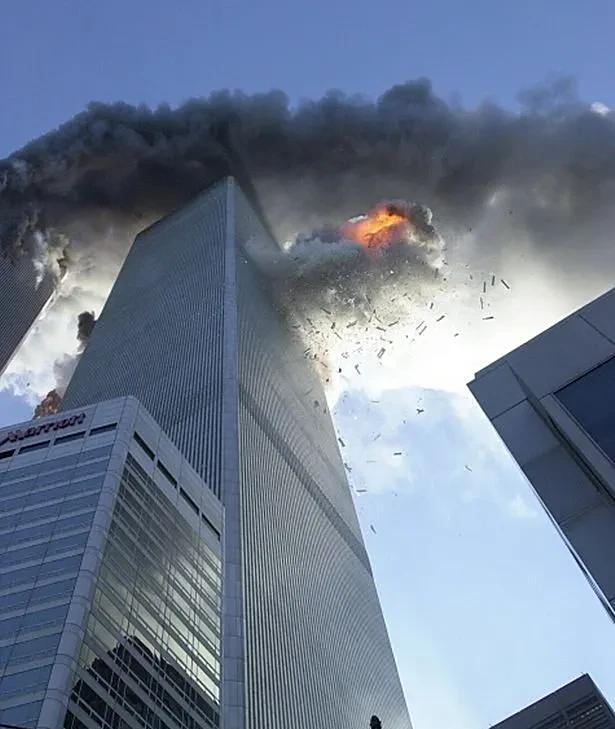 回顾11年飞机撞向双子大厦他直接从22层楼梯井跳下竟奇迹生还