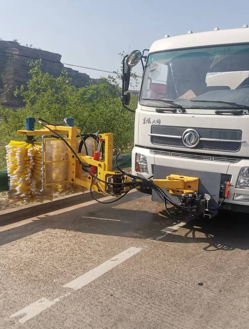 护栏清洗机 高速护栏清洗机 城市隔离护栏高压清洗机