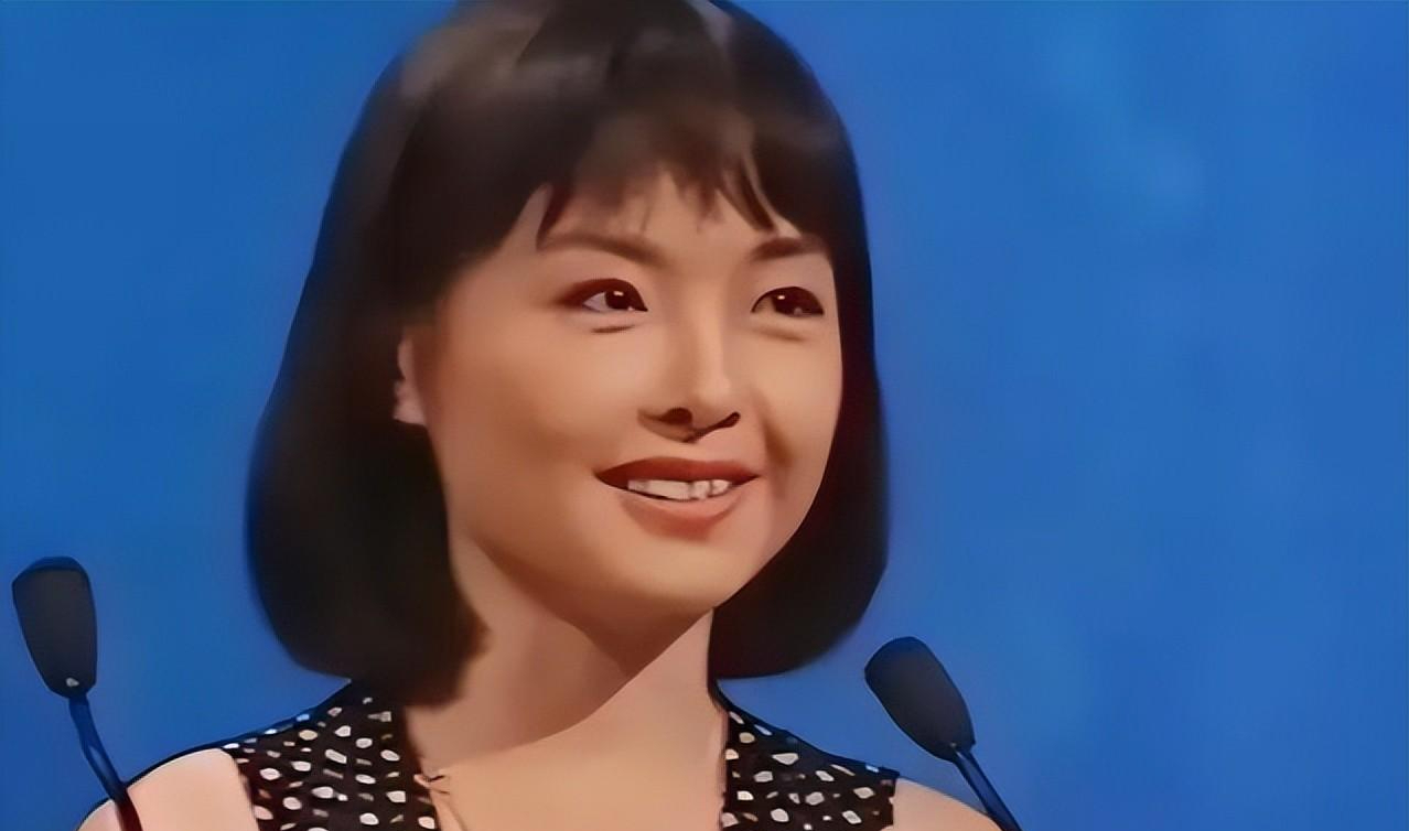 回顾:鲁豫与朱雷离婚9年:她53岁年薪1500万,坚持丁克后悔吗?
