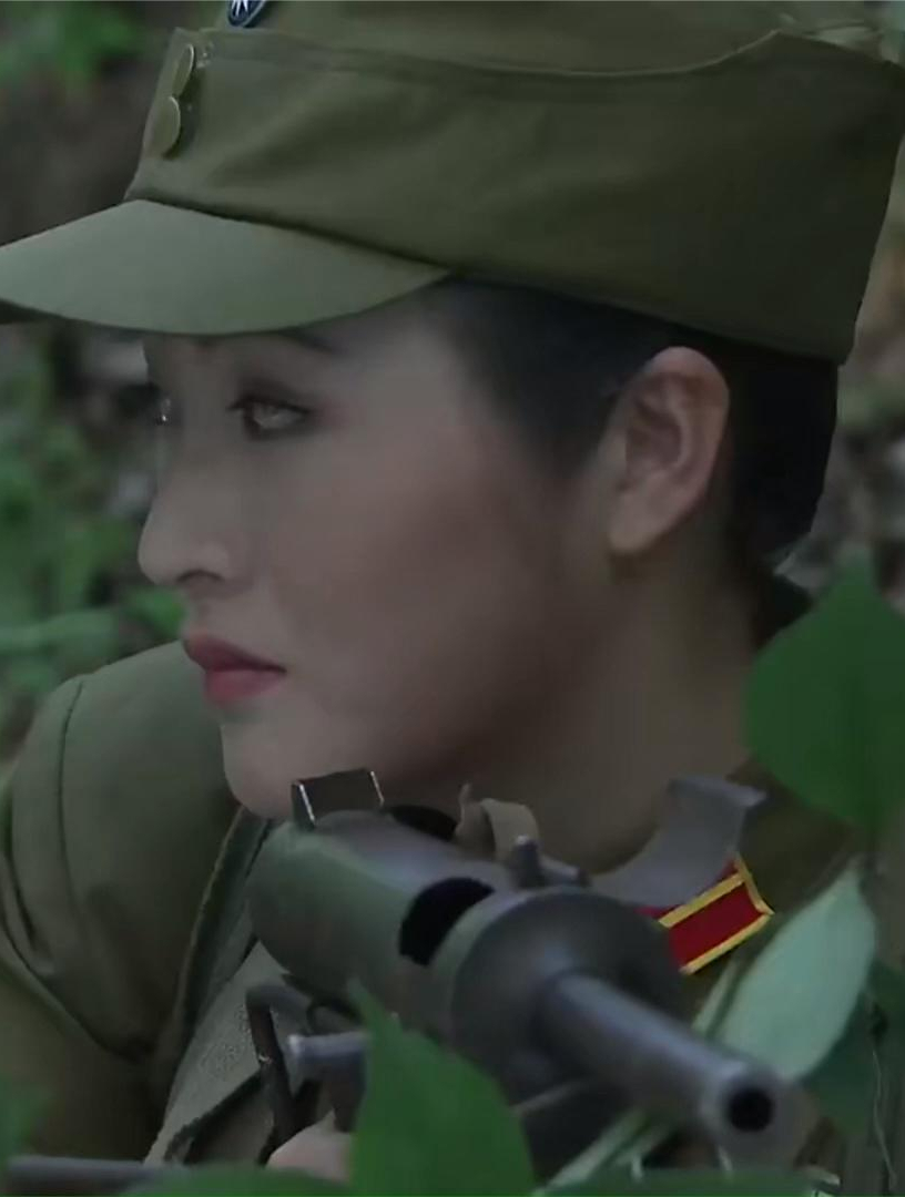 小鬼子欺负姑娘,不料女八路是神枪手,一枪打爆鬼子头!-度小视