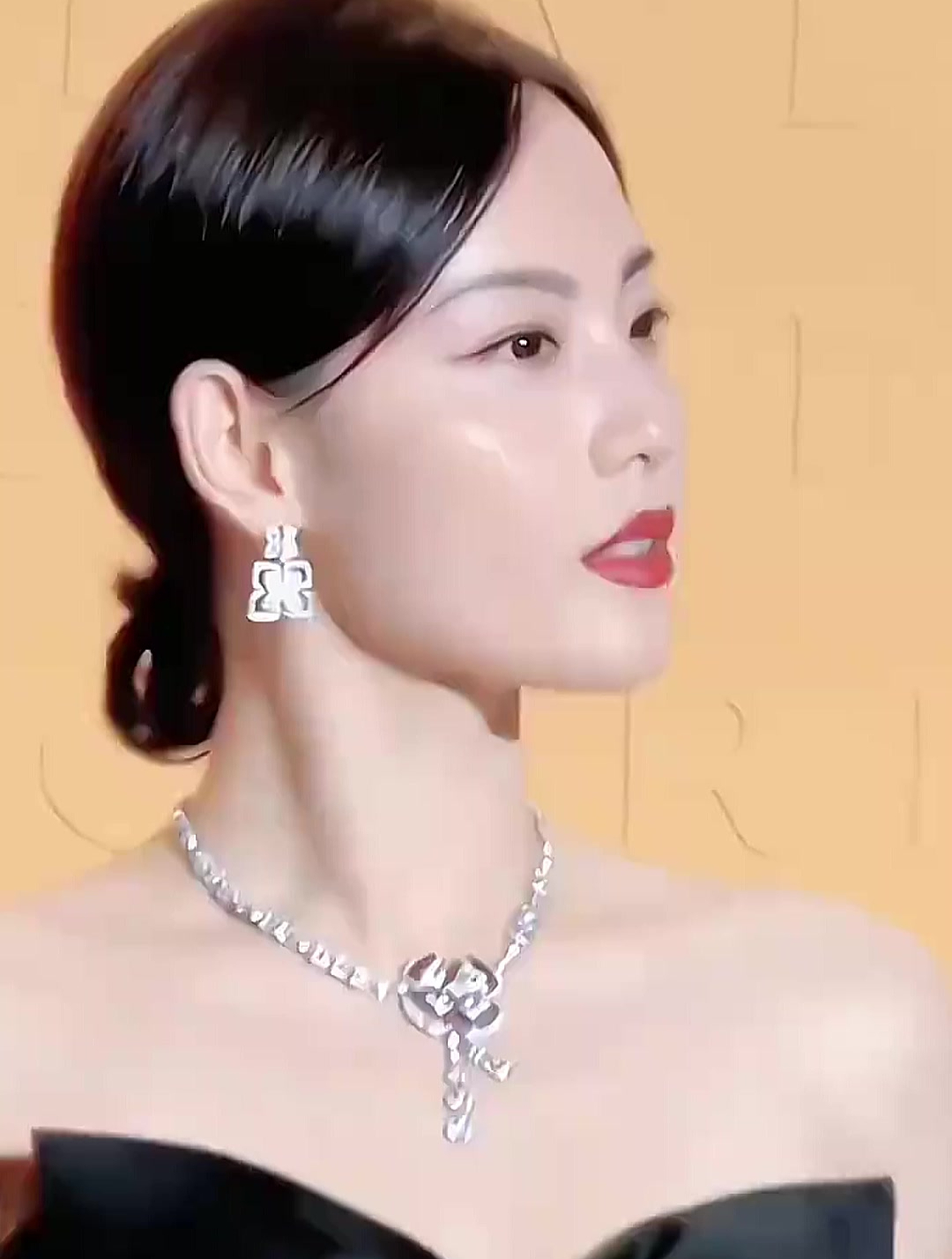 张嘉倪,内地女演员,87年出生于四川成都