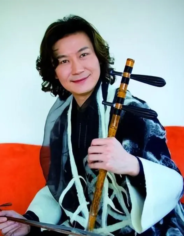 回顾南京男旦演员吴汝俊:娶大21岁日本妻子,曾与安倍夫人同游北京