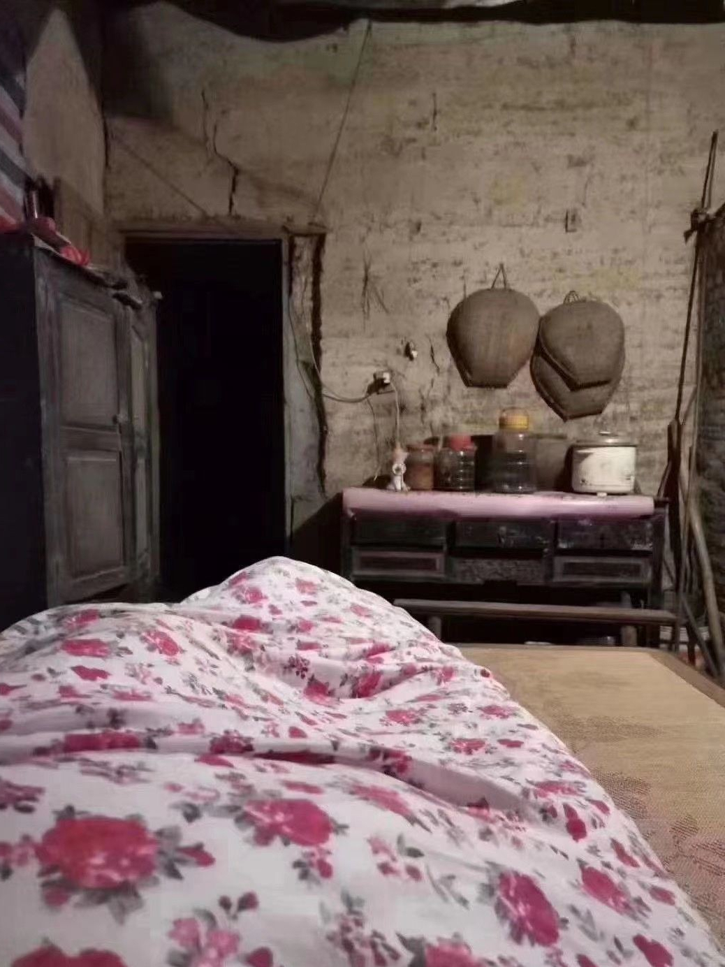 麻烦你们发一张图,证明比我穷