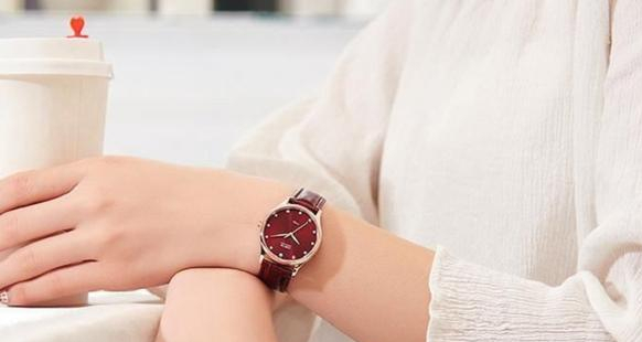女生右手戴手表代表什么意思?