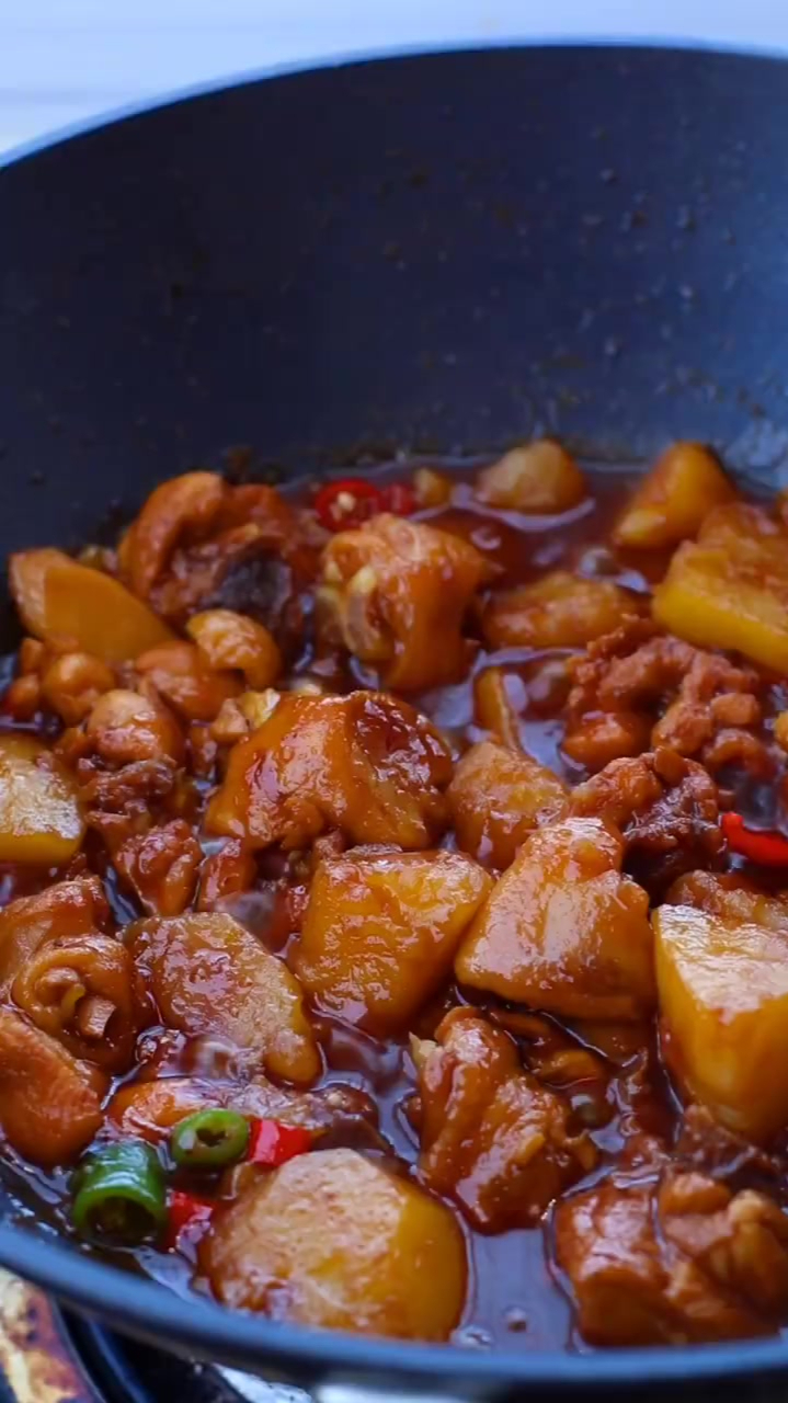 迄今为止吃过最好吃的红烧鸡块炖土豆-度小视