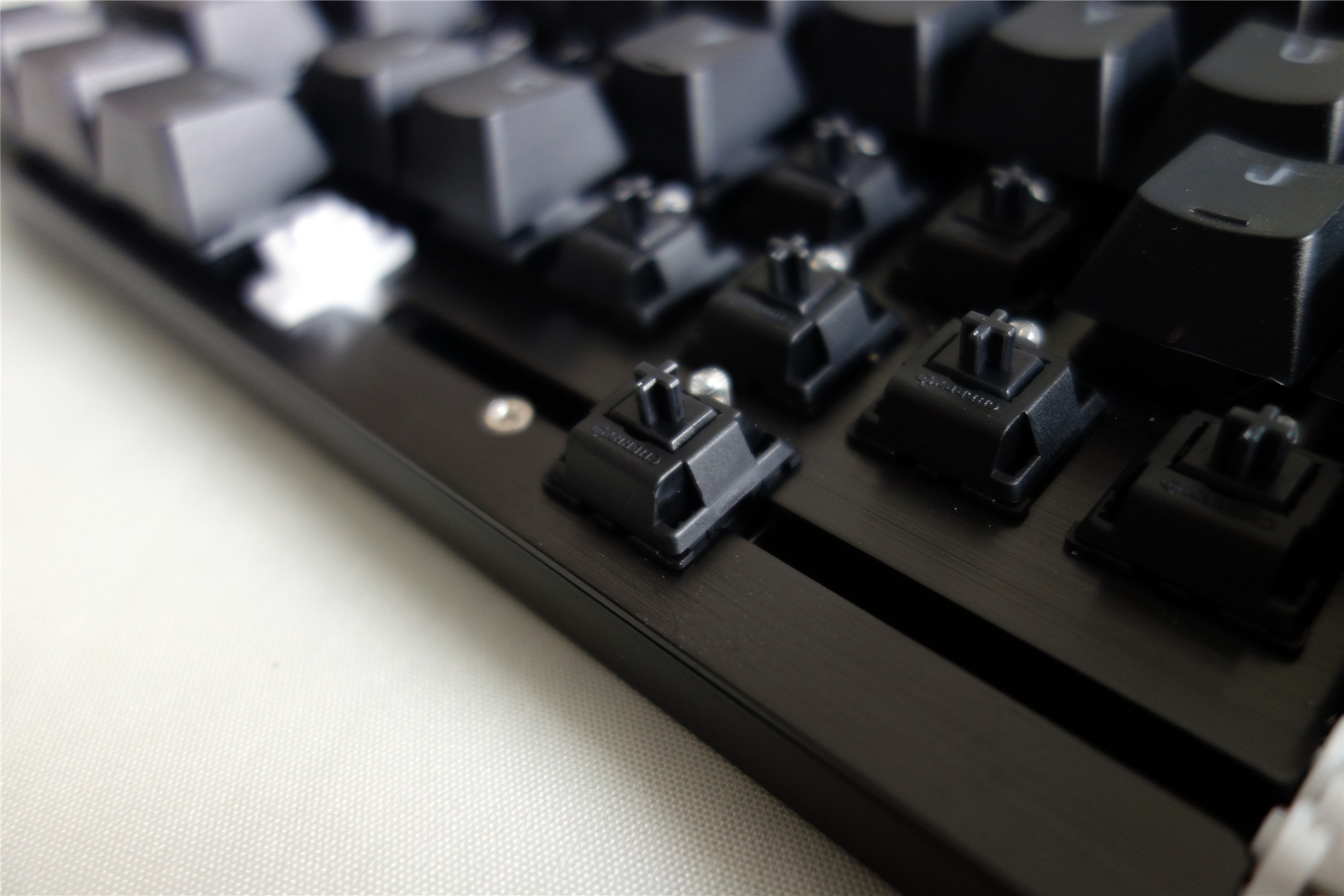 黑轴键盘的声音大吗?