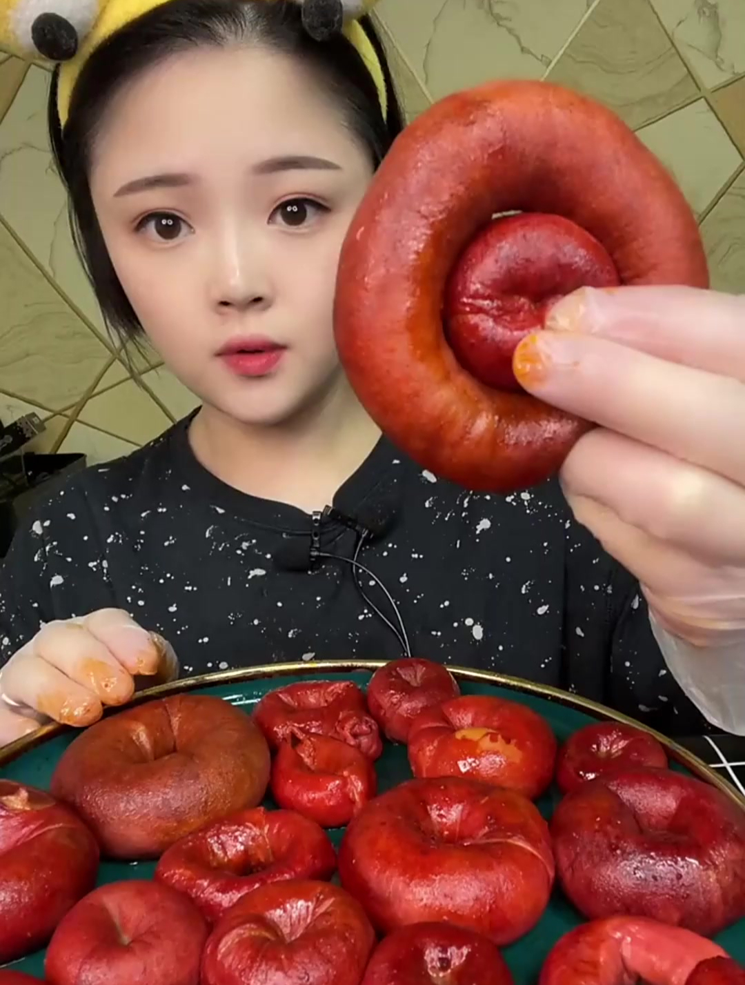 网红美食圈圈肠,看到这一幕,馋得都流口水了!