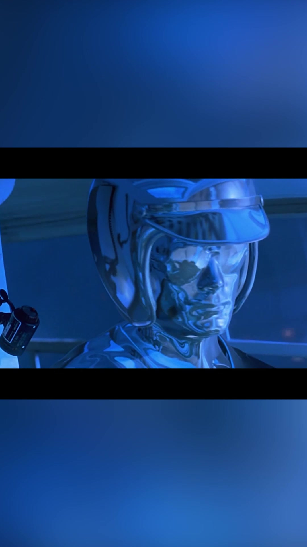 终结者2:液体机器人闯进了飞机里