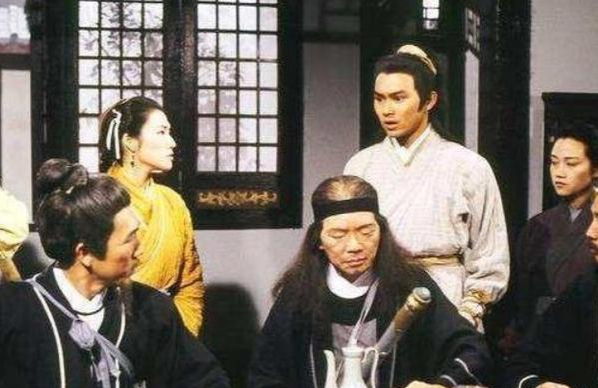 射雕英雄传中,江南七怪武功都不高,为何却无敢惹?