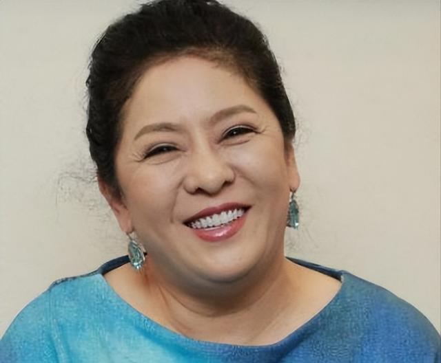 现在嫌她们丑,当年追成狗!这些发福的女明星,当年都是绝世美女