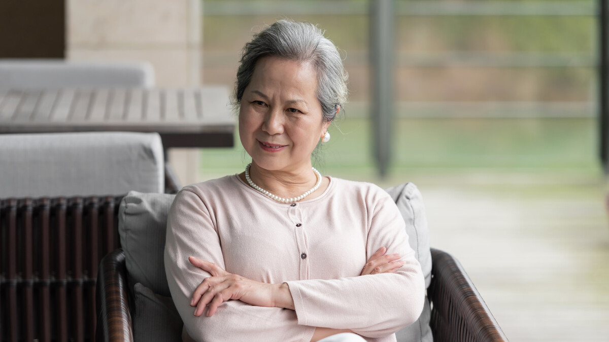 60岁阿姨拼命锻炼,不到半年练"废"右肩,看看她是怎么做的?