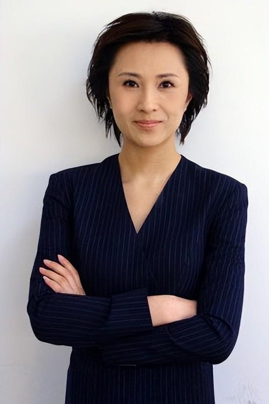 气象一姐裴新华:生在名医世家,全家都很优秀,机缘巧合当上主持