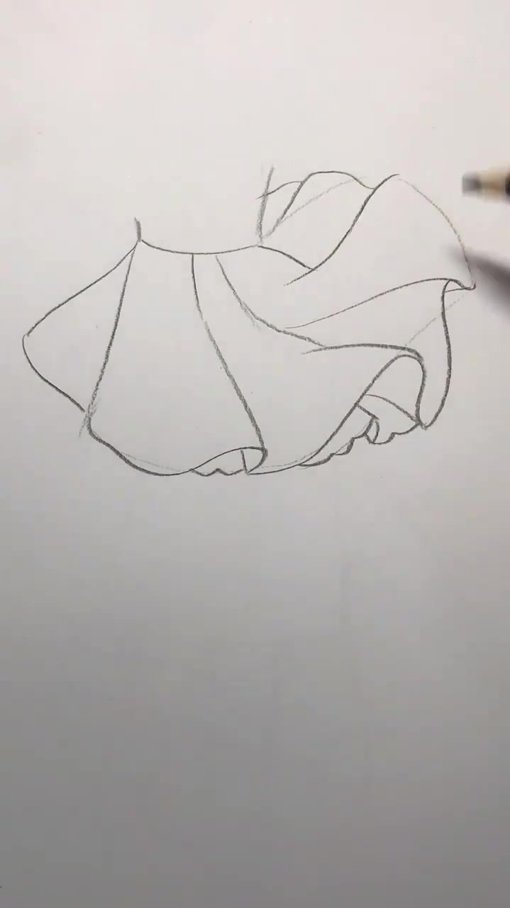 教画被发吹起的裙子简单吗