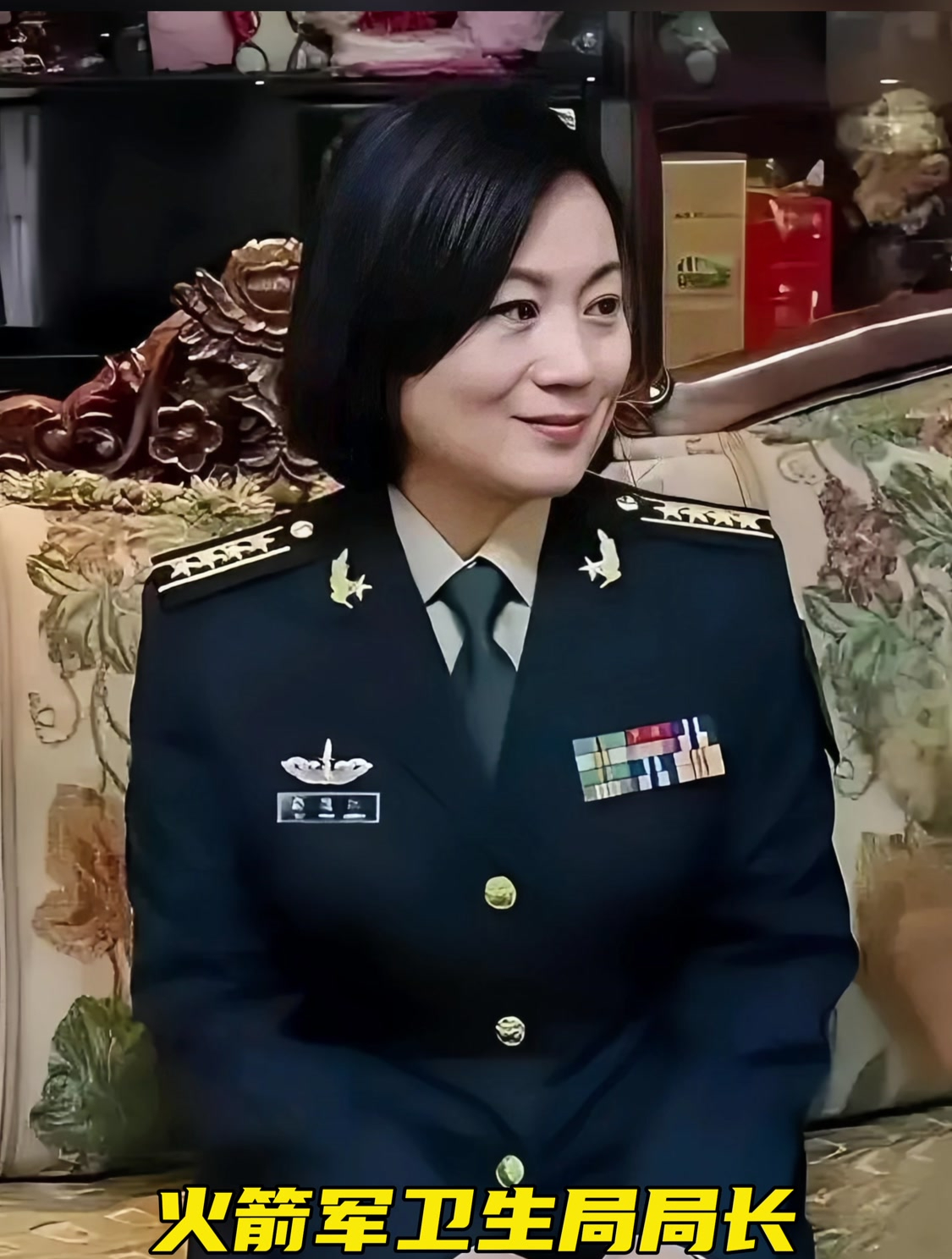这是许世友漂亮的孙女,火箭军卫生局局长许道江大校的一张照片
