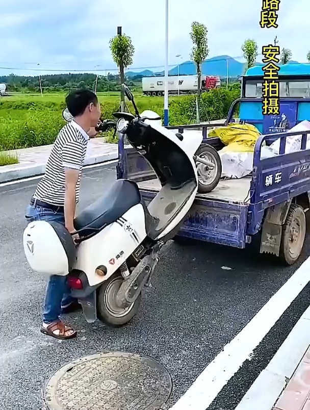 電動車裡常備這個拖車器路上爆胎也不用擔心了特別方便