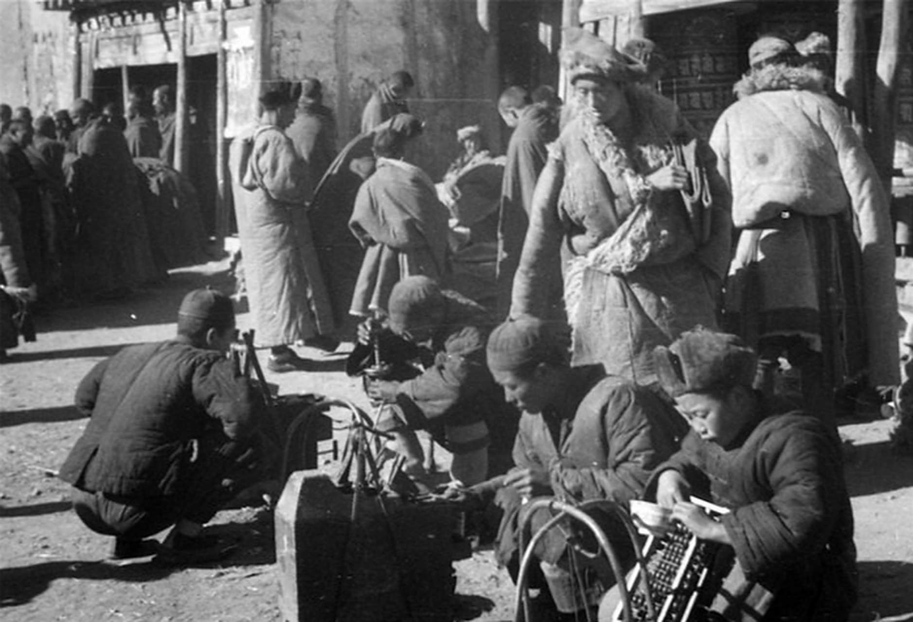 1930年代的甘肃夏河老照片,主要拍摄的是位于甘肃夏河县的拉卜楞寺及