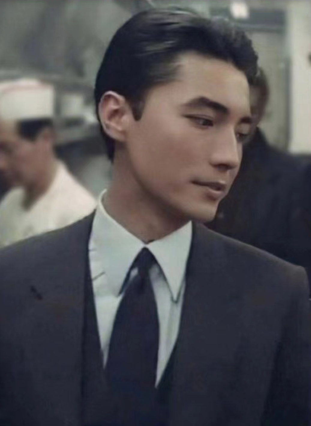 70岁尊龙现状曝光:骨相太好,气质更绝,迷倒一众小迷妹