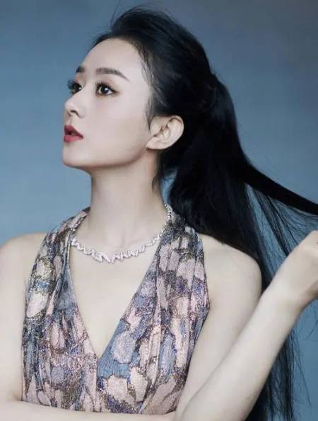 赵丽颖7年红毯站位看咖位变化好作品就是她最大底气3