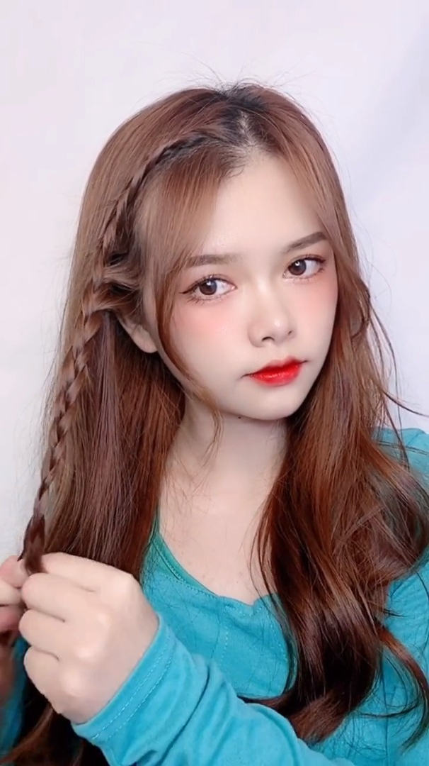 减龄蓬松双马尾