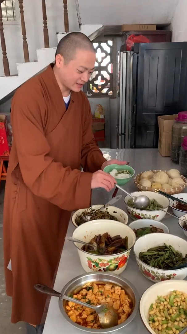 这就是少林寺僧人的斋饭,虽然普通,却是正确的吃饭方式!