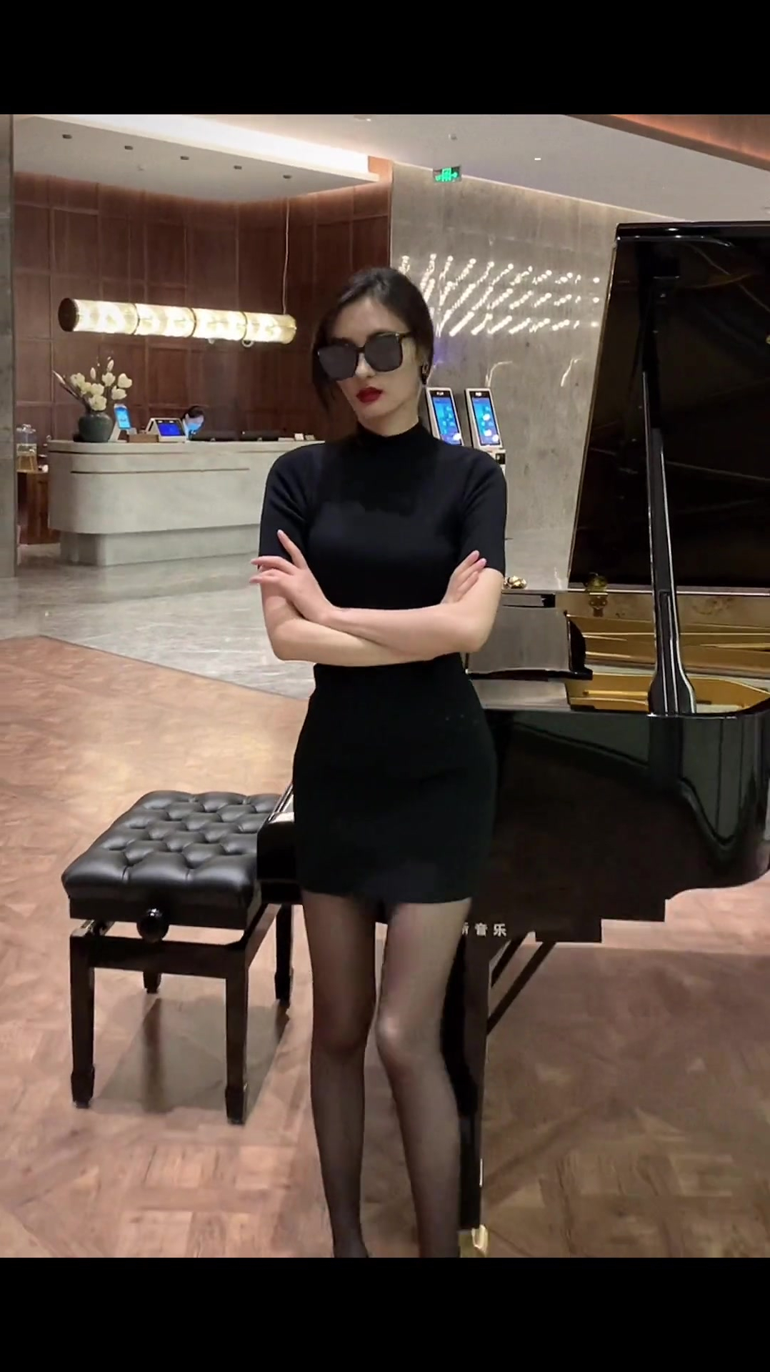 御姐风穿搭,微胖身材,黑丝高跟鞋穿搭