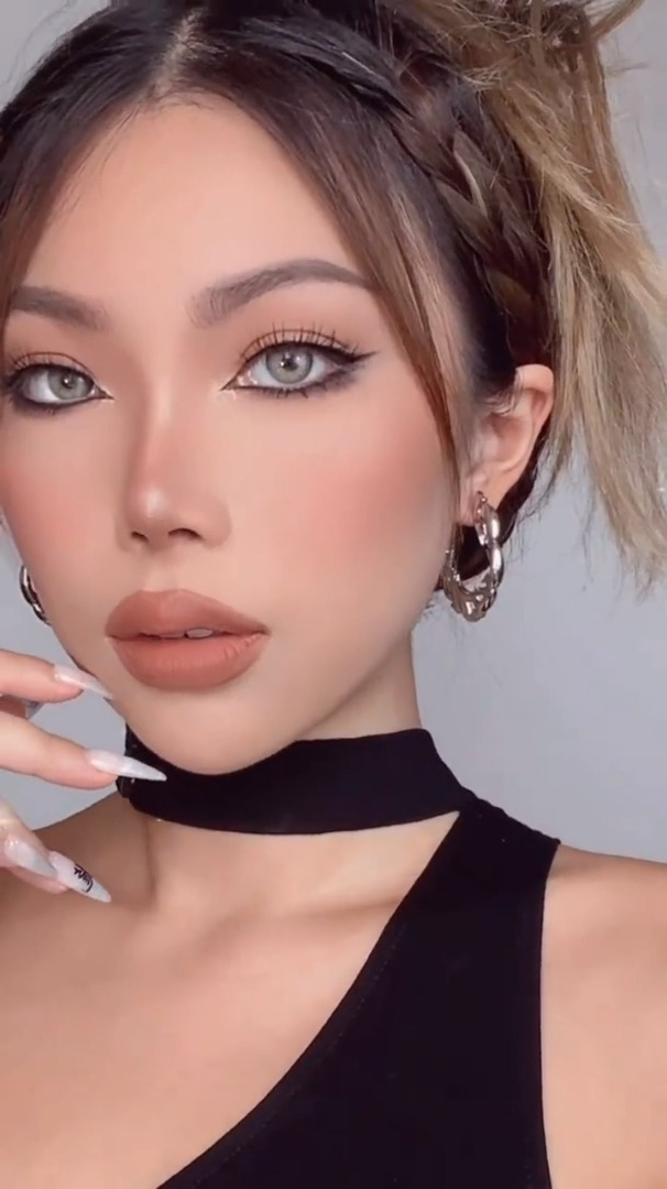 超火的反转猫眼妆又拽又辣太绝了酷酷拽姐妆