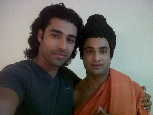 《佛陀》扮演者,魅力王子悉达多到觉者佛陀之路