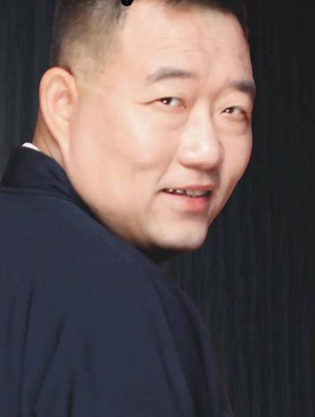 德云社高学历代表郑好,投奔德云说评书,水平太差导致停业8-度小视