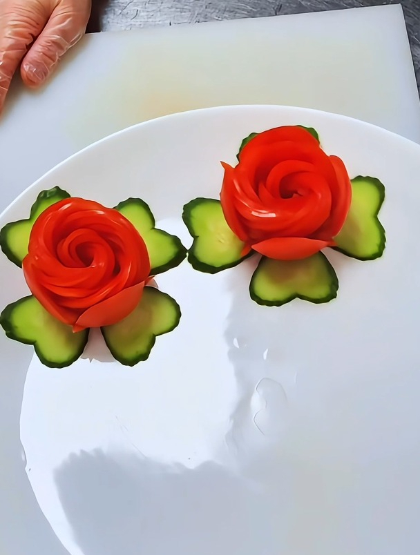 创意盘饰西红柿玫瑰花做法,你学会了吗?简单又好看创意摆盘技巧