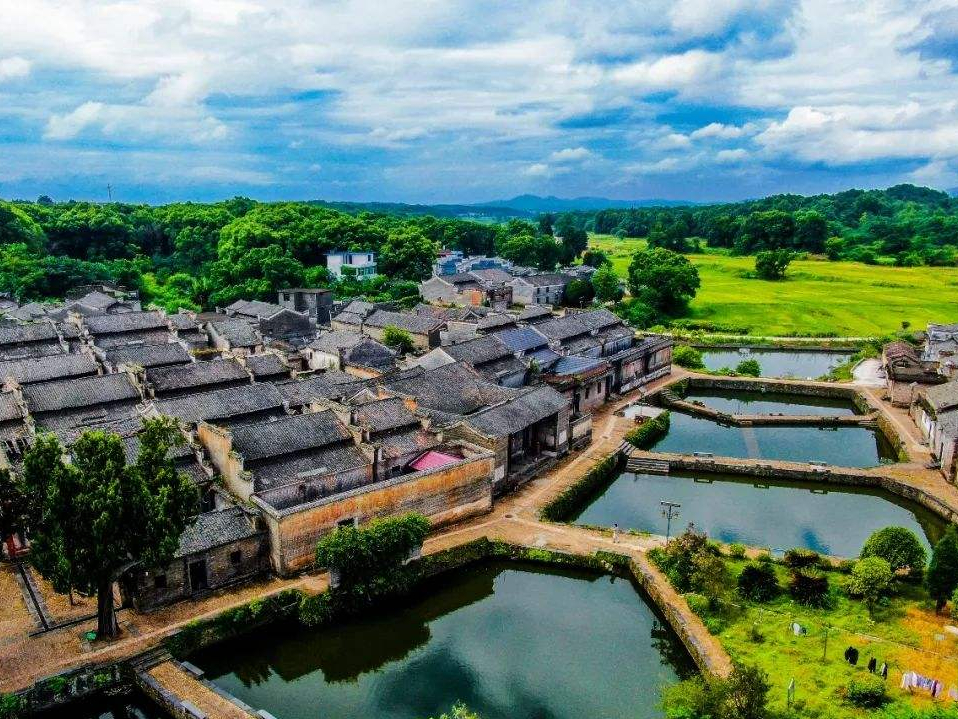 江西哪裡適合旅遊,古村落讓人忘卻煩惱,遊覽八里湖公園