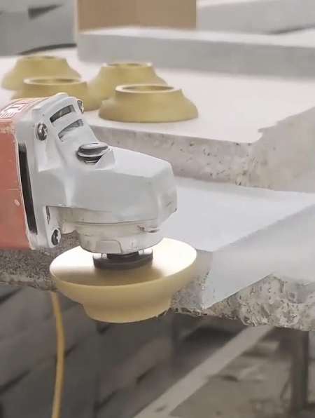 磨边轮,可以给石材开槽取型,亦可以用来修边去毛刺-度小视