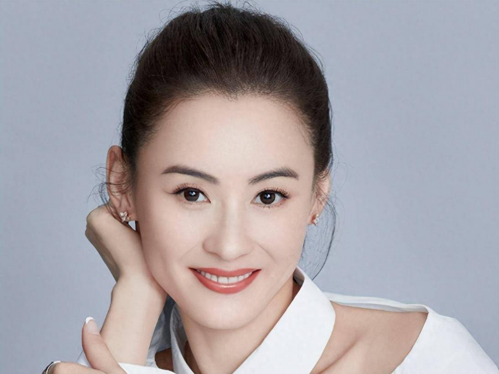 张柏芝,靓丽的容貌,光洁的皮肤,灿烂的笑容,性感率真的性格,让人印象