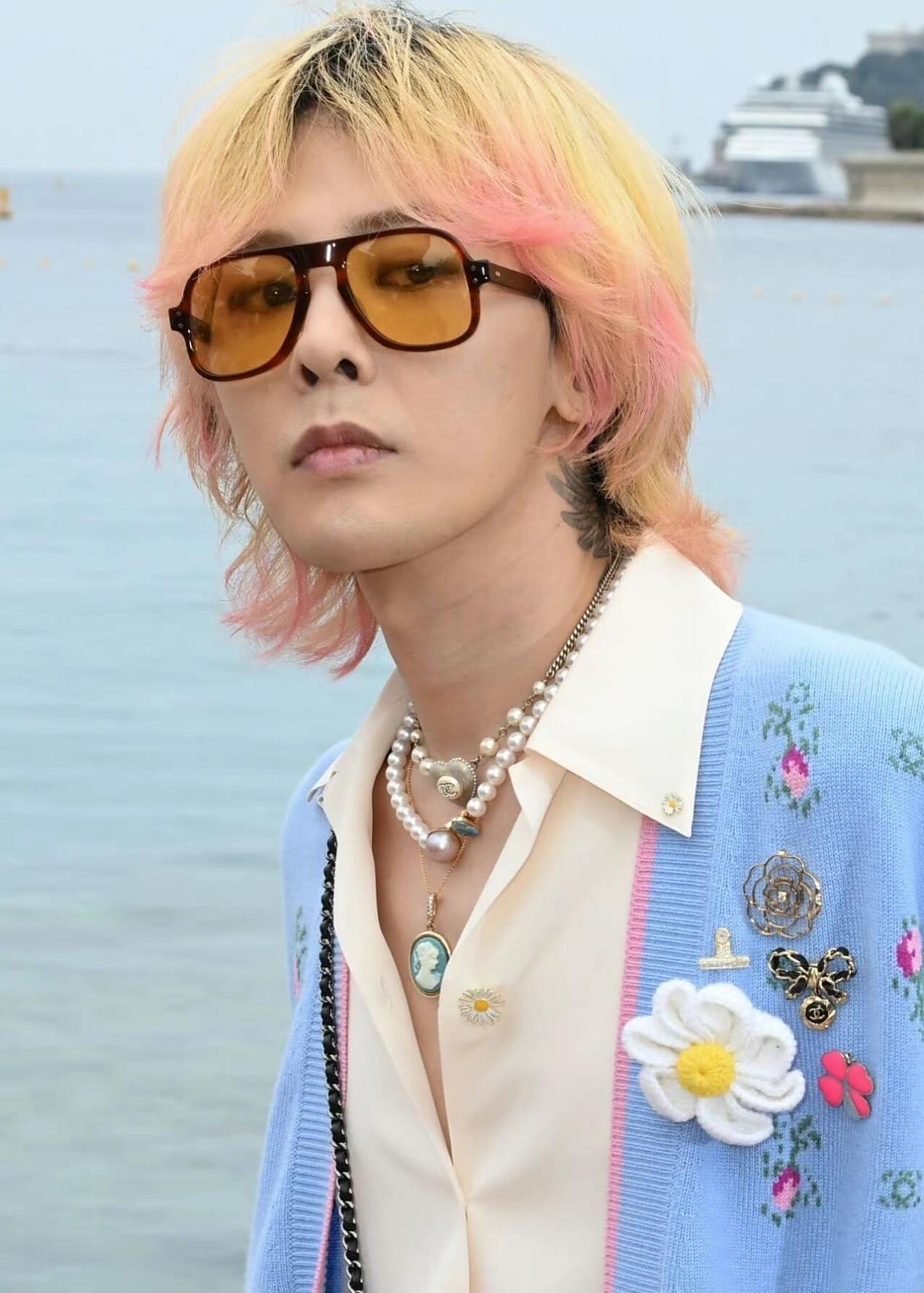 权志龙最新生图来袭,五五分身材太虐了,看着像"精神小伙"