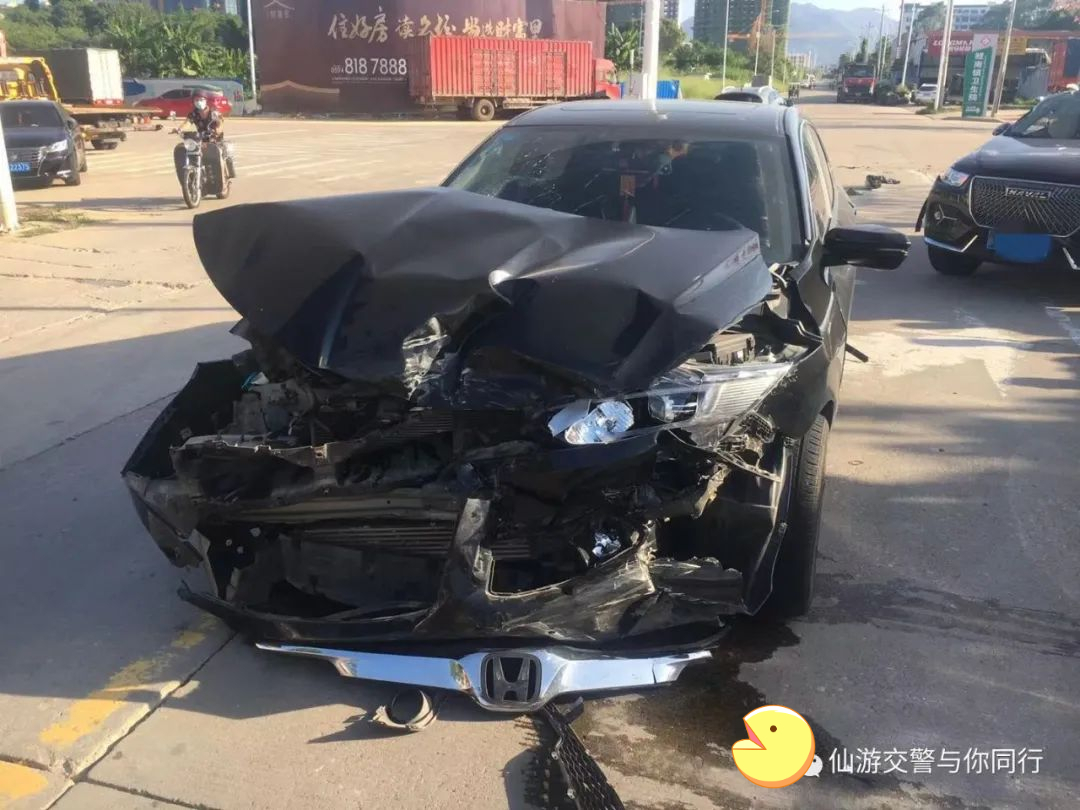 安全带的作用相关数据显示:在一次可能导致死亡的交通事故中,规范使用