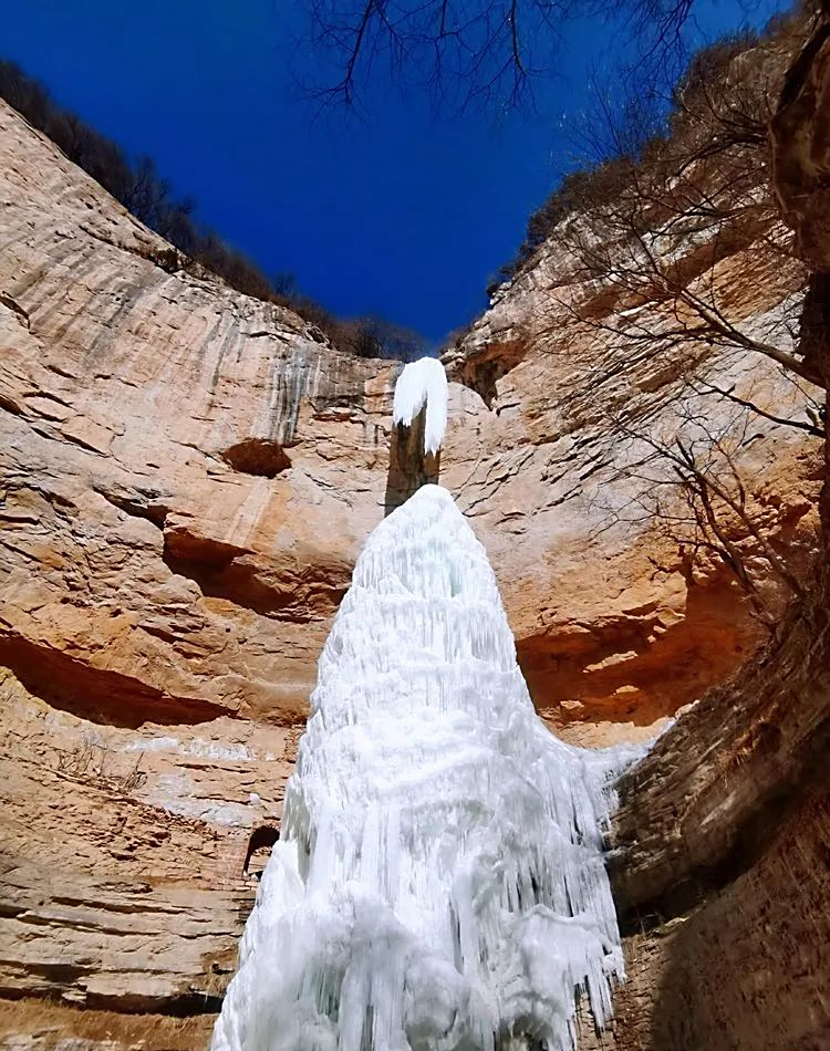 交口:云梦山冰塔奇观惹人醉