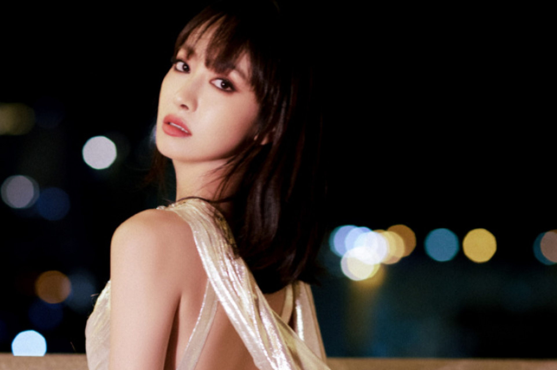 宋茜在星光大赏上以希腊女神造型亮相,华美的希腊风格长裙和精美的