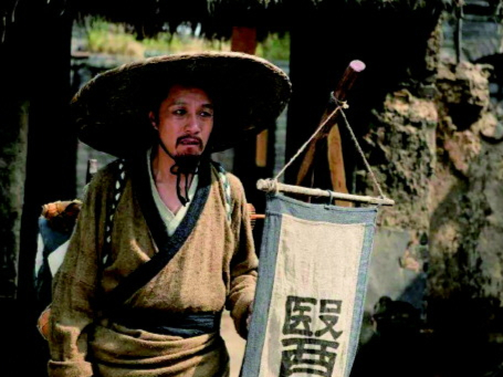 江湖郎中妙对教书先生,3副对联赚取一桩大生意,美滋滋