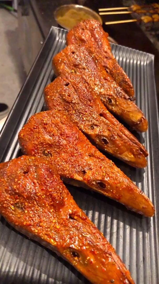 麻辣烤鸭头,万物皆可烤